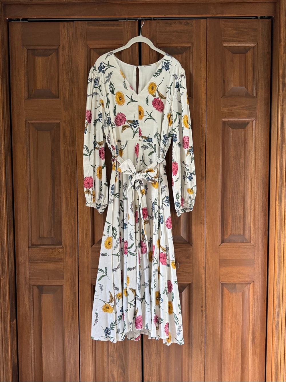 Elie Tahari Cream Floral Long Sleeve Midi Dress with Pink & Yellow Blooms Size 8